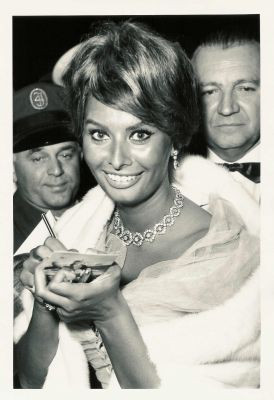 PETER NÜRNBERG - SOPHIA LOREN, HAMBURG 1960 PETER NÜRNBERG - SOPHIA LOREN, HAMBURG 1960
