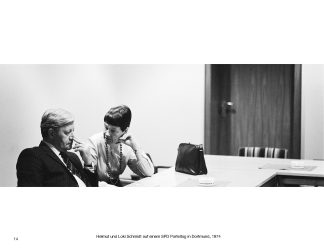 VOLKER HINZ - HANNELORE UND HELMUT SCHMIDT AUF EINEM SPD PARTEITAG, 1983 VOLKER HINZ - HANNELORE UND HELMUT SCHMIDT AUF EINEM SPD PARTEITAG, 1983