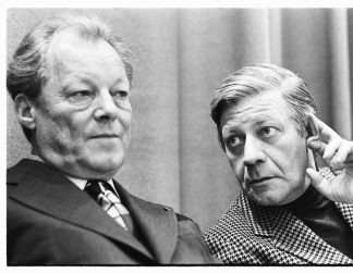 VOLKER HINZ - WILLY BRANDT UND HELMUT SCHMIDT IN BONN, 1975 VOLKER HINZ - WILLY BRANDT UND HELMUT SCHMIDT IN BONN, 1975